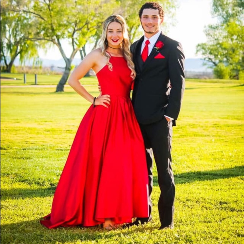 RED Prom Dress!!❤️😍